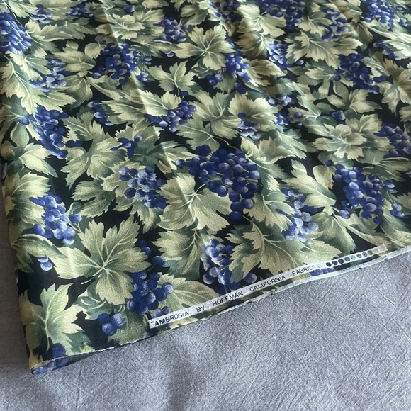 2 yards x 44" Fabric by Hoffman California, "Ambrosia" print, Vintage Quilting - Picture 5 of 6